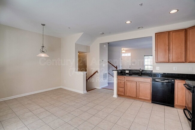 Building Photo - 23515 Forest Haven Way