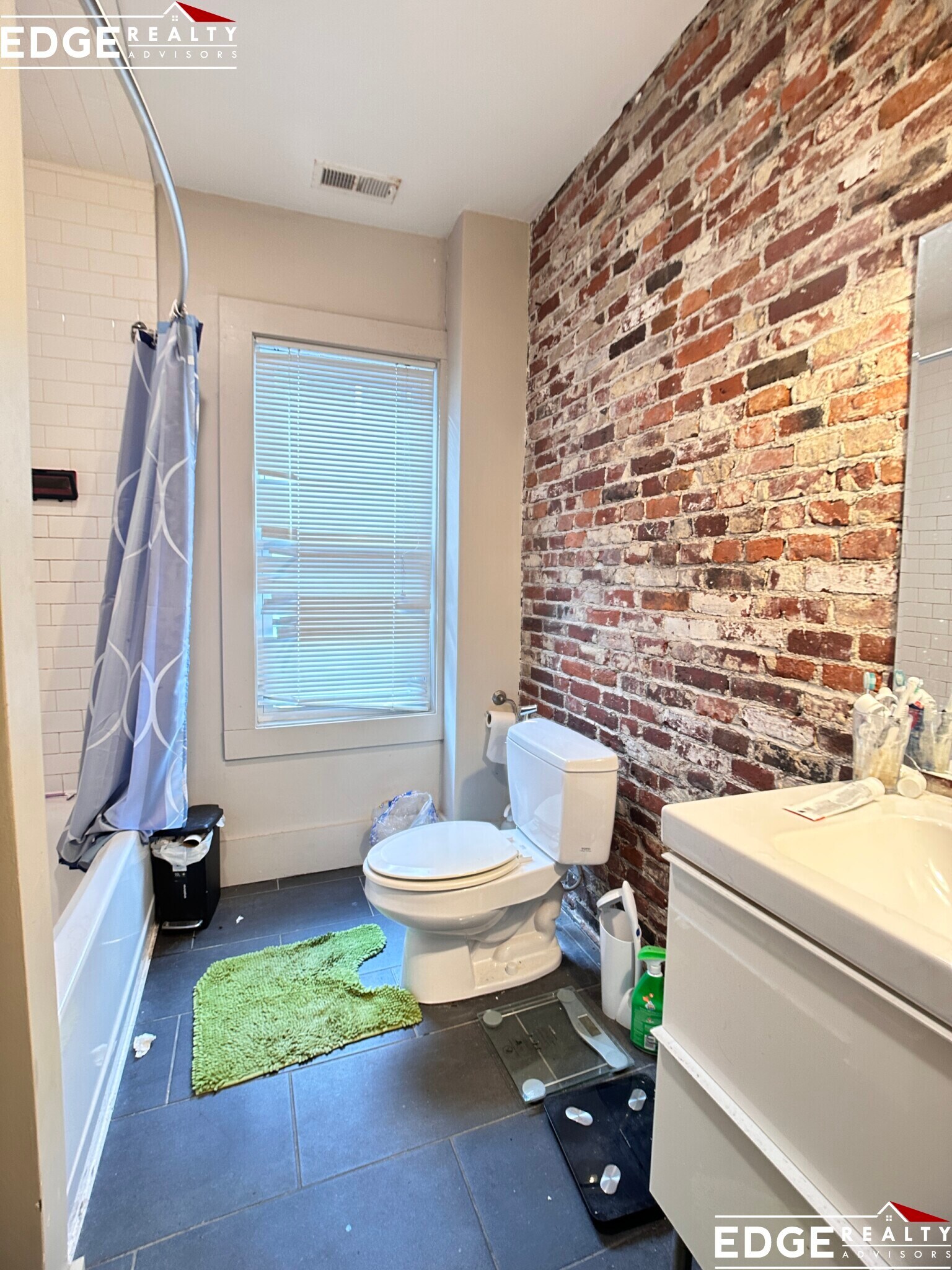 Building Photo - 24 Greylock Rd