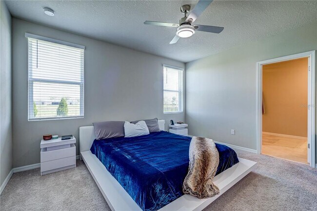 Building Photo - 10210 Daybreak Glen