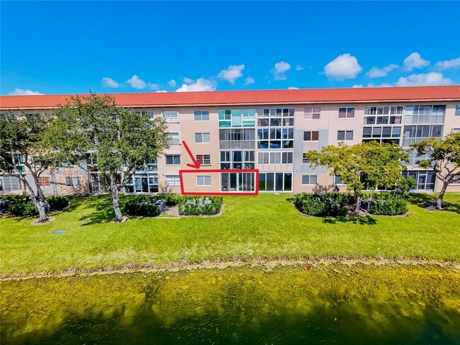 Building Photo - 13100 SW 11th Ct