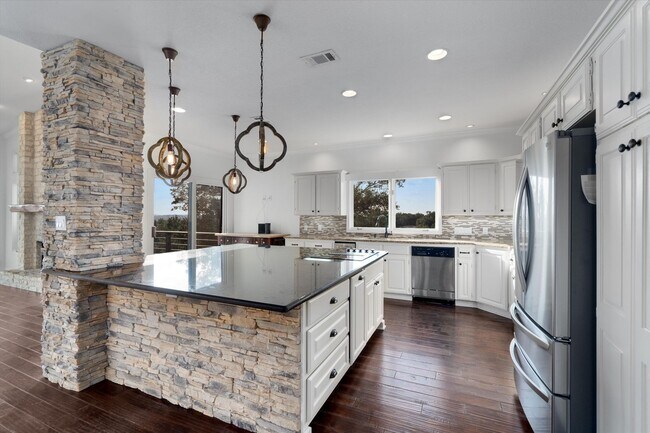 Building Photo - 106 Confidence Cove