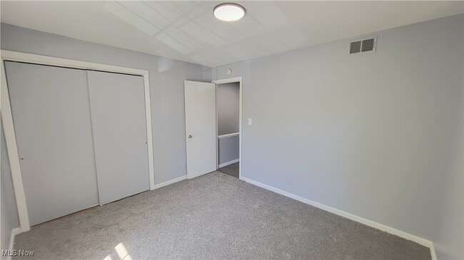 Building Photo - 23 Trenton Square