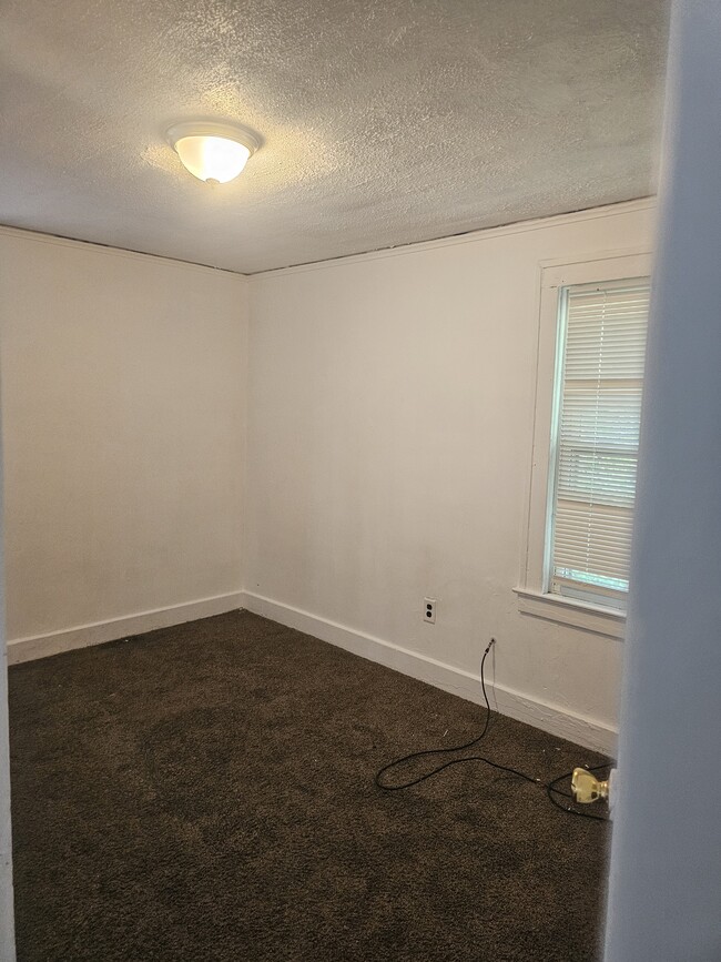 bedroom - 15358 Stansbury St