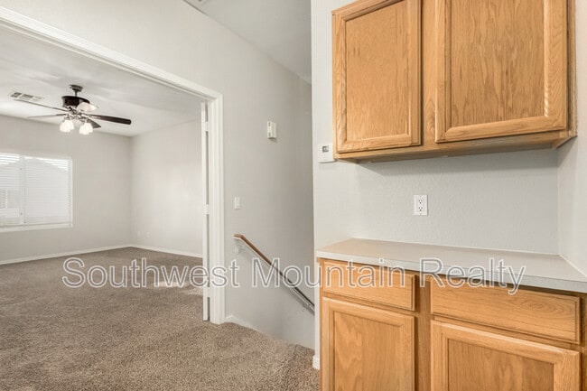 Building Photo - 1523 S Vine St