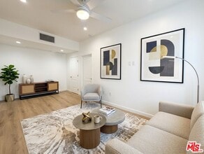 Building Photo - 816 N McCadden Pl