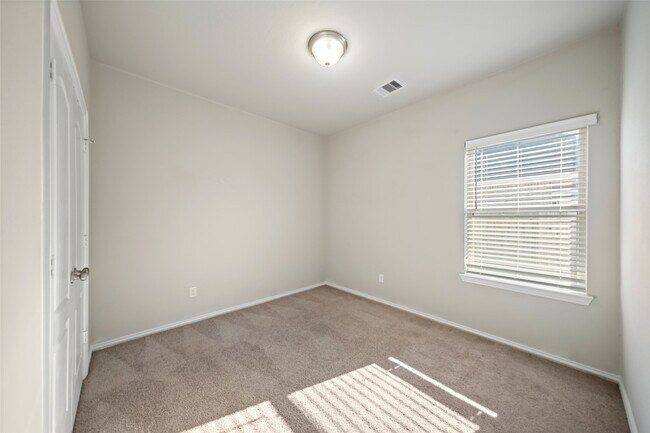 Building Photo - 8007 Grandstand Pkwy