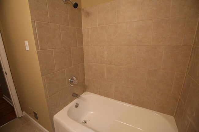 Building Photo - 2816 8th St NE