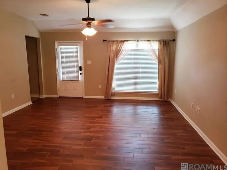 Building Photo - 14364 Summerset Dr