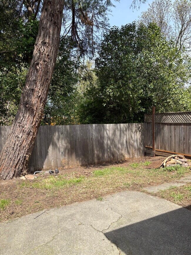 Building Photo - 3955 Princeton Dr
