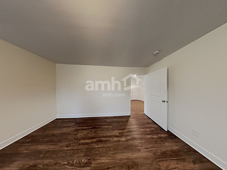 Building Photo - 2919 Throneberry Ln
