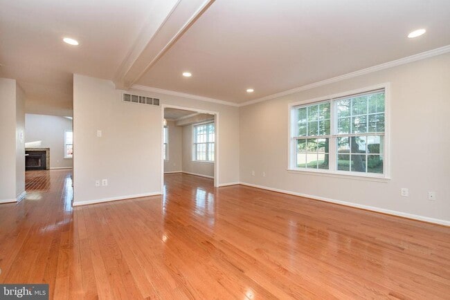 Building Photo - 521 Dogwood Dr