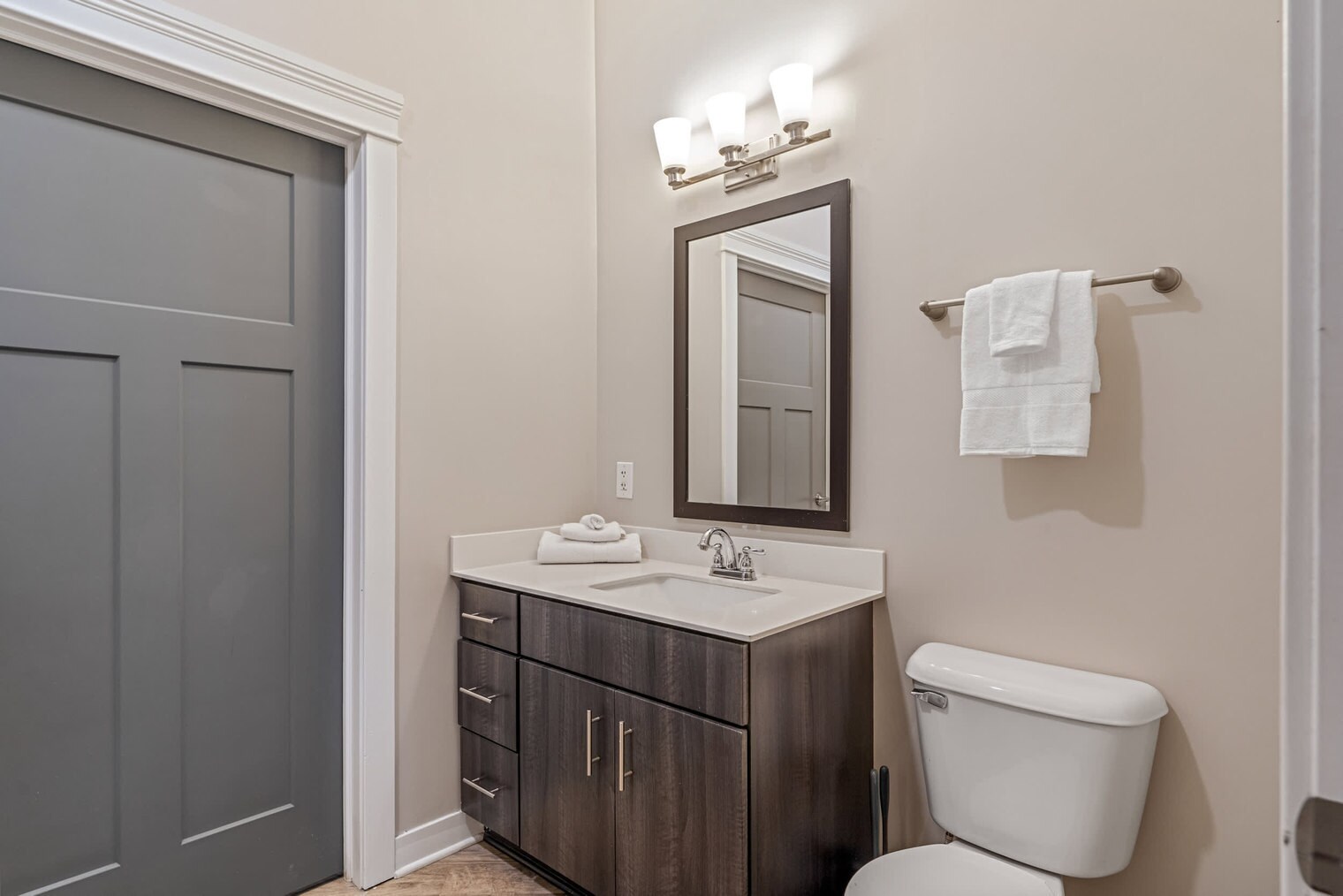 Building Photo - 501n N New Jersey St