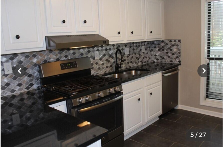 Building Photo - 1403 Wynnes Ridge Cir SE