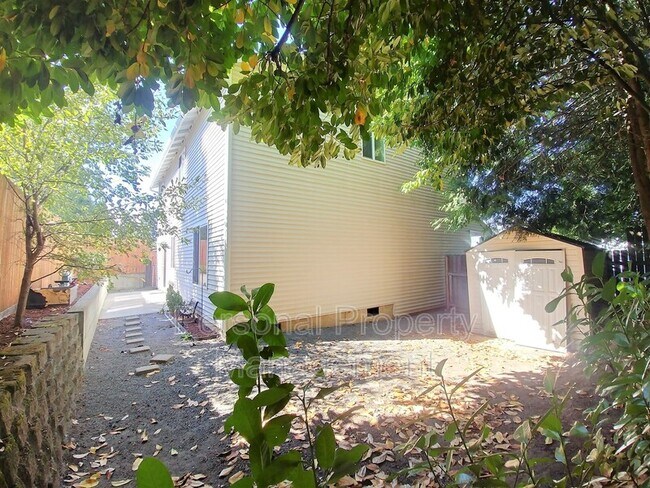 Building Photo - 7905 NE 64th Street