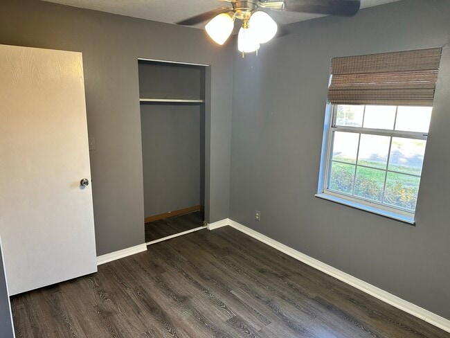 Building Photo - 6415 Bayard Park Dr
