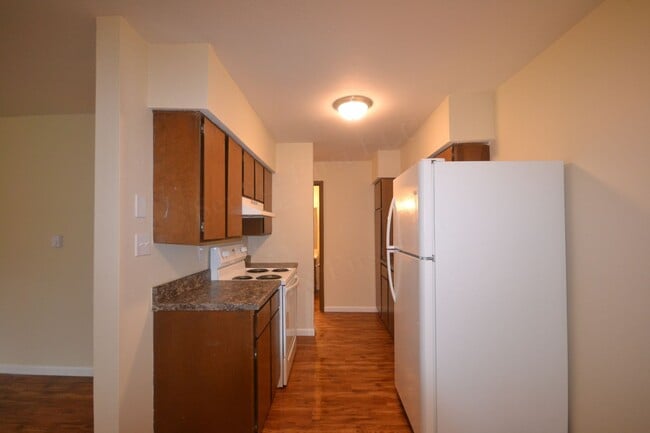 Building Photo - Longton Apartments