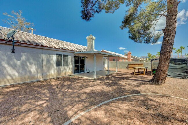 Building Photo - N Las Vegas Single Family Home - New Paint and LVP Flooring