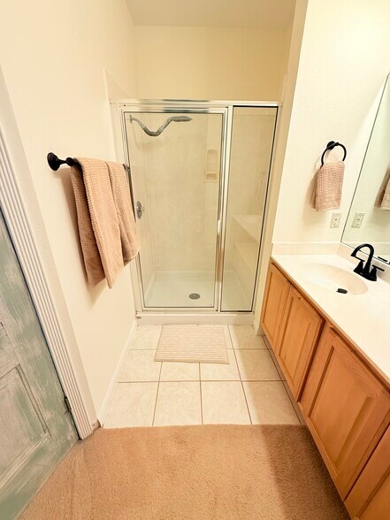 Master Shower - 584 Rockhurst St