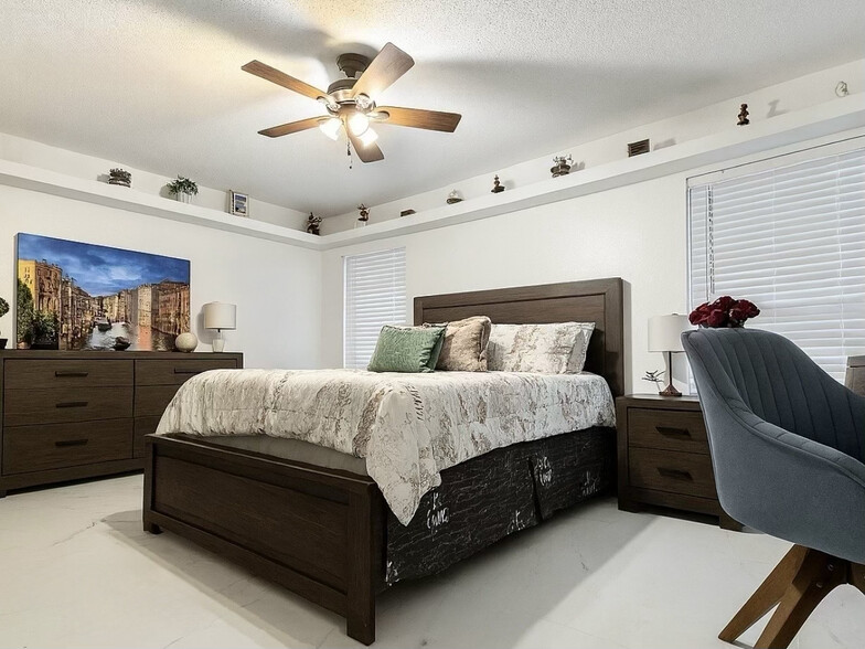 Building Photo - 949 Cinnamon Ct