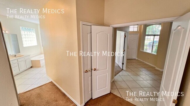 Building Photo - 7823 Fernleaf Dr
