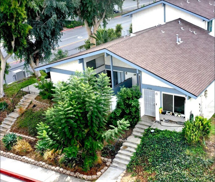 Building Photo - 17578 Orange Dr