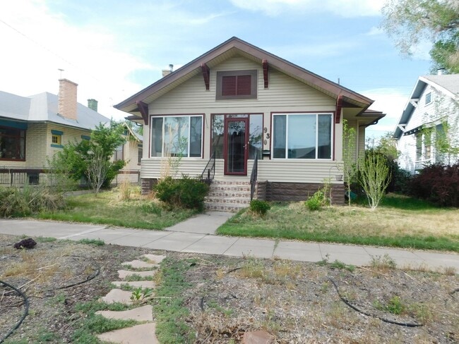Primary Photo - LARGE 3 bed 2 bath home in downtown GJ!!!!