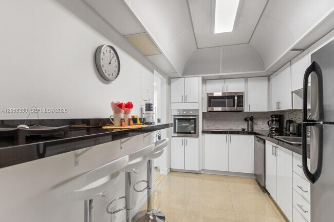 Building Photo - 3801 S Ocean Dr