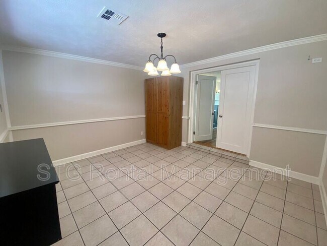 Building Photo - 68 S 400 E