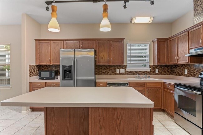Building Photo - 10218 Berry Hill Ln