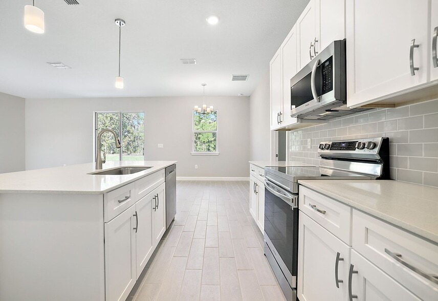 Building Photo - 5454 Rhapsody Ave