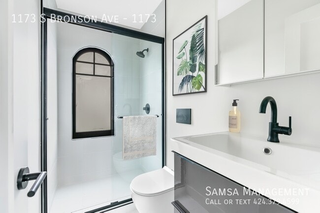 Building Photo - 1173 S Bronson Ave