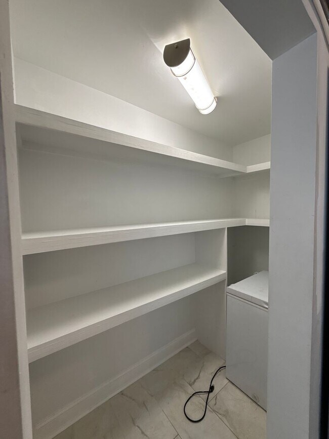 Building Photo - Updated Ranch Home with Luxury features!