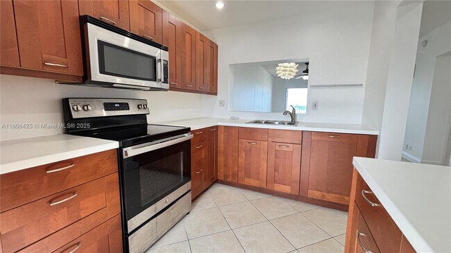 Building Photo - 4117 Bougainvilla Dr