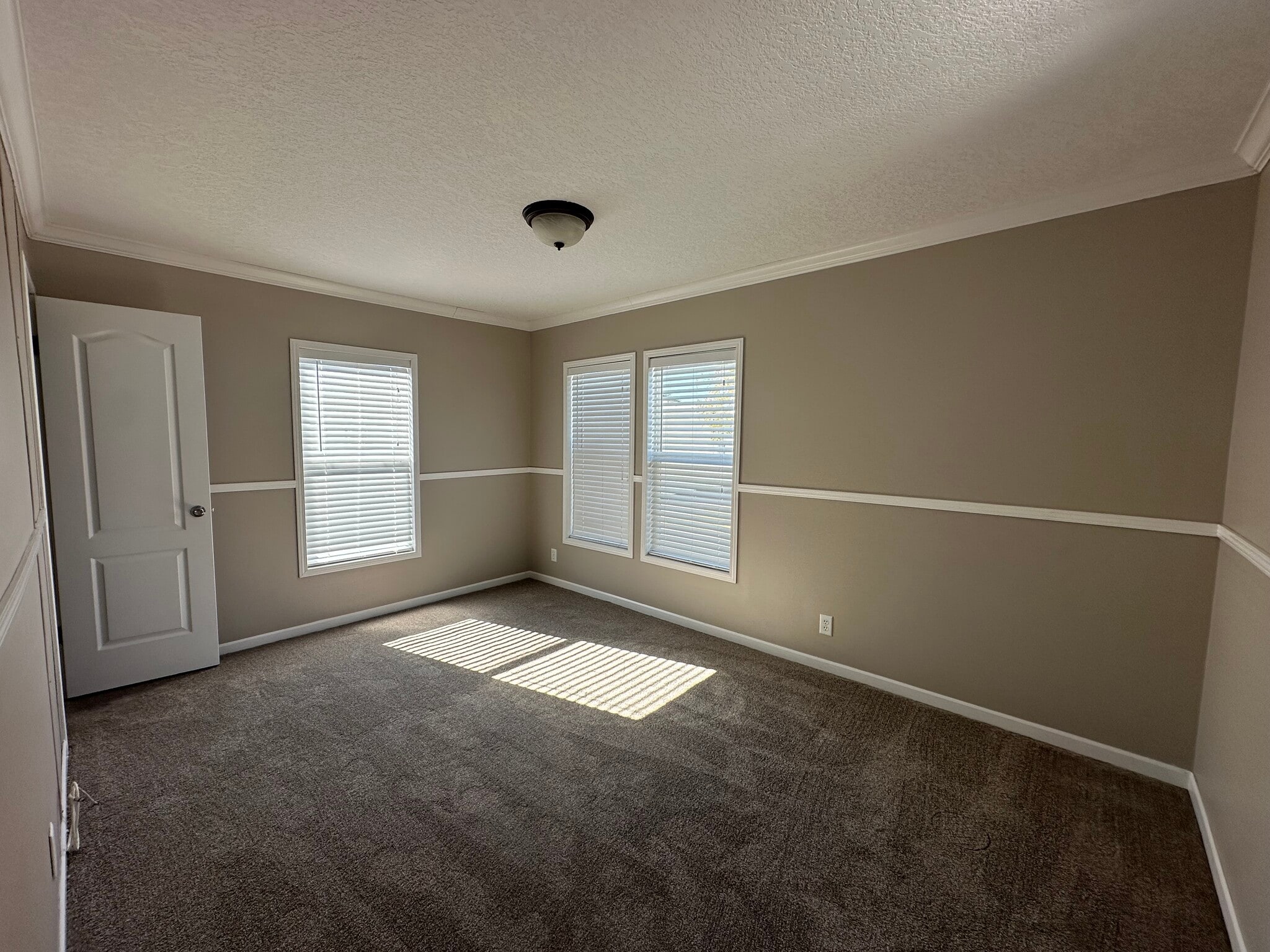 Building Photo - 1629 Jarrard Way