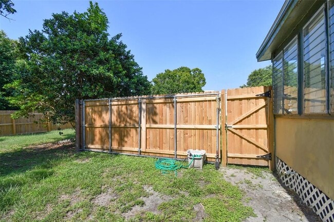 Building Photo - 1925 52nd St S