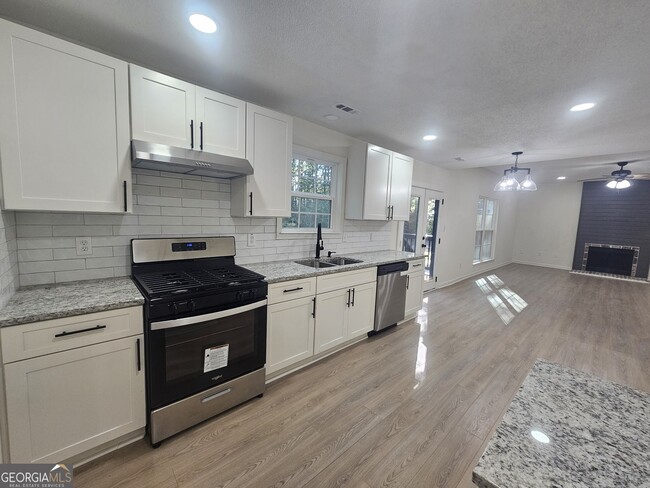 Building Photo - 150 Park Timbers Dr