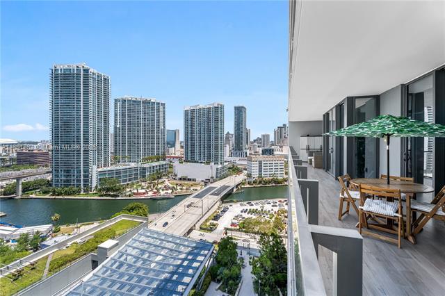 Building Photo - 68 SE 6th St