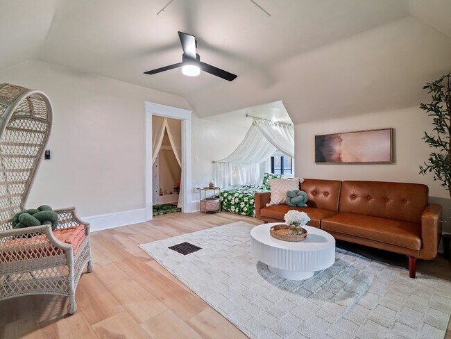 Building Photo - 25 N Rose Blvd