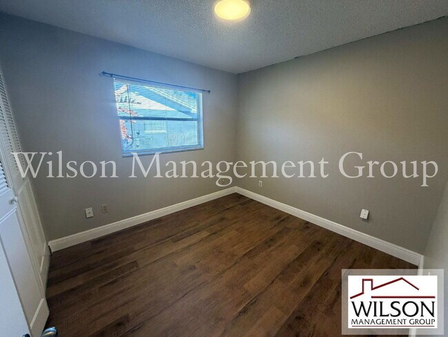 Building Photo - 1016 Malaga St