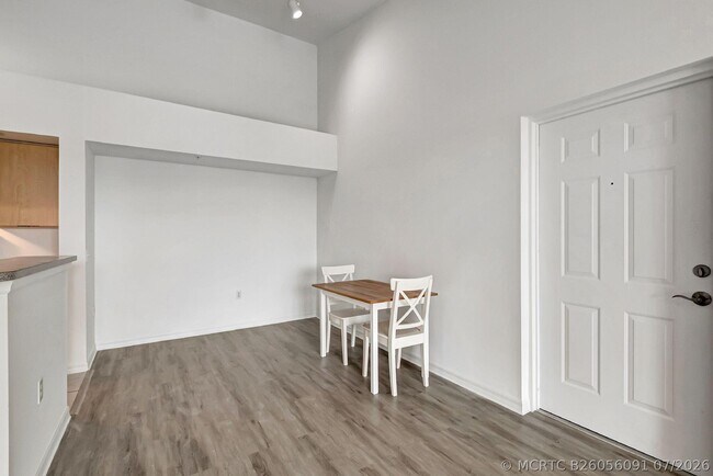 Building Photo - 920 Villa Cir