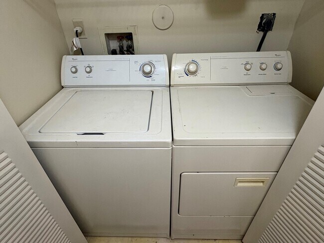 Building Photo - 7610 Westwood Dr