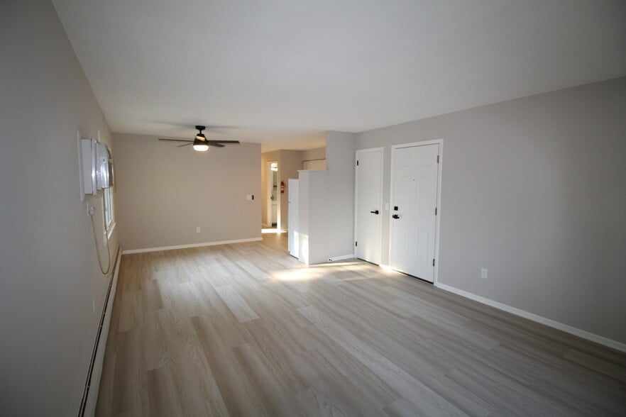 Living Room - 630 W 1st St