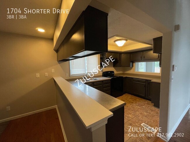 Building Photo - Half Off First Month Rent!!!!! 3 bed, 2.5 ...