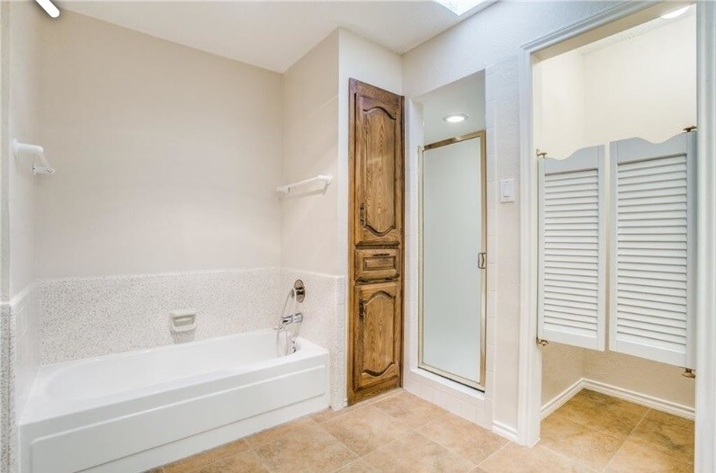 Building Photo - 224 Simmons Dr