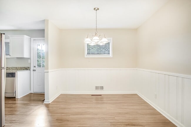 Building Photo - 3693 Larkspur Terrace
