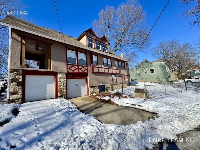 Building Photo - House for Rent Near Rockhurst