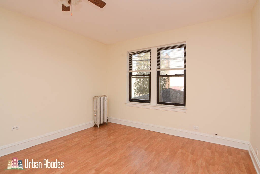 Building Photo - 4852 N Damen Ave