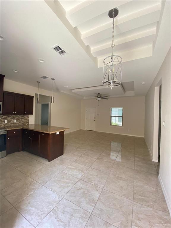 Building Photo - 9 E la Cantera Ave