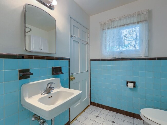 Building Photo - 3 Bedroom Single Family Home in Camp Hill