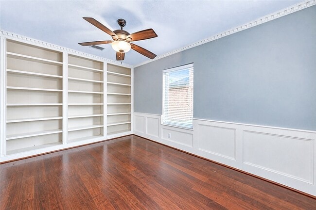 Building Photo - 15739 Fleetwood Oaks Dr